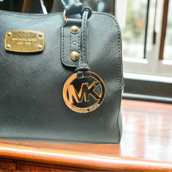 Michael Kors Saffiano Ayden Black Leather Satchel Handbag Excellent Condition - Picture 10 of 17